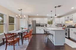 4BR Retreat Near Austin | Backyard & Fire pit
