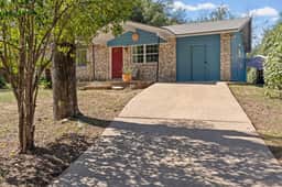 Austin Retreat | Cowboy Pool, Grill & Fire Pit - Image 4