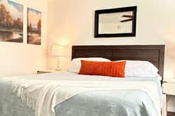 Stylish 2BR/2BA Home, 5 Min to Moody Center - Image 3