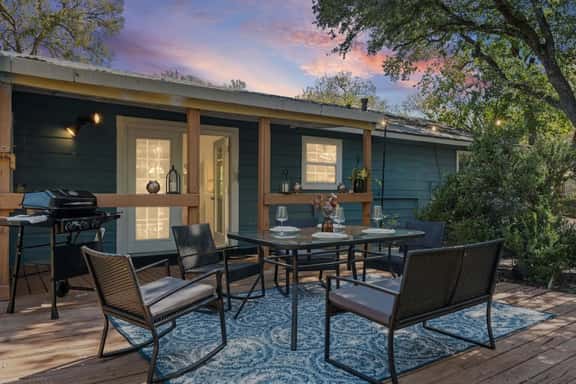 Austin Retreat | Cowboy Pool, Grill & Fire Pit - Image 1