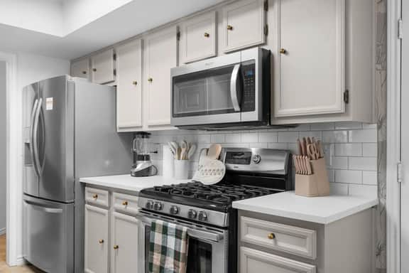Home with Cowboy Pool Near Downtown Round Rock - Image 2