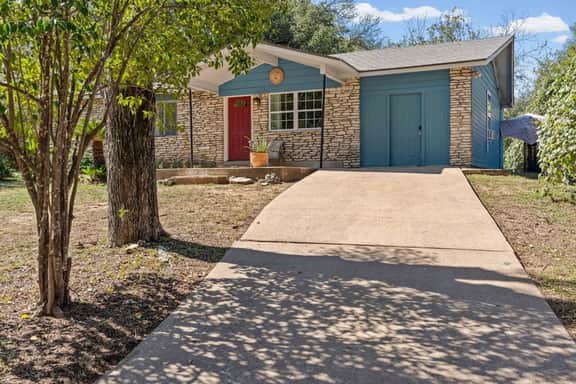 Austin Retreat | Cowboy Pool, Grill & Fire Pit - Image 4